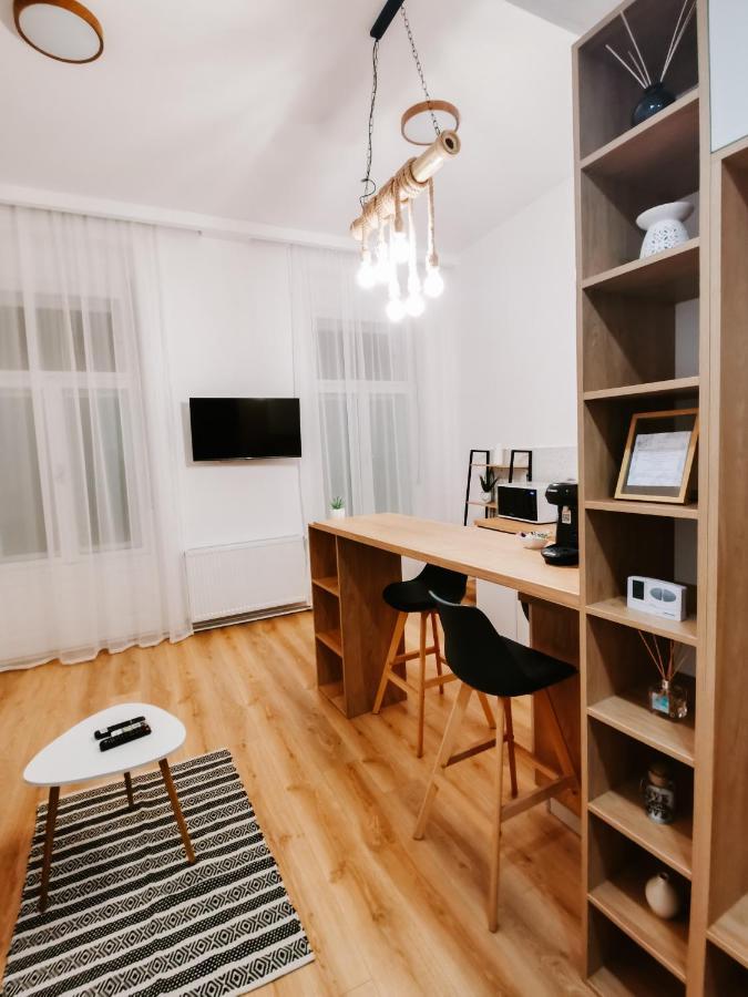 Fly Residence Arad Exterior foto